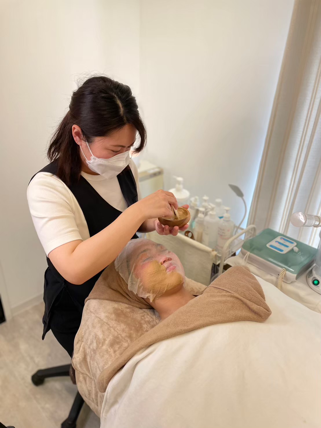Sourire（スーリール）で今日の肌を確認するフェイシャルケア